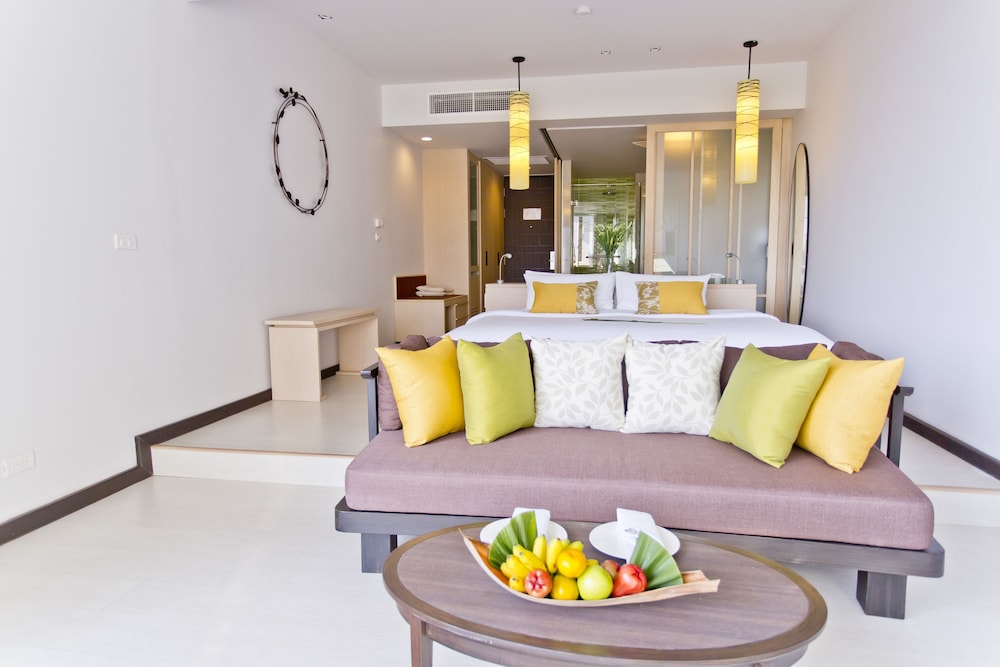 Junior Suite, Side Sea View - Photo 2