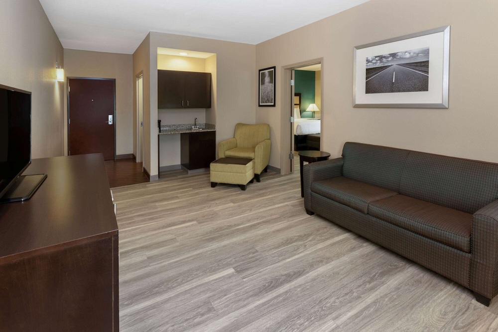 Suite, 1 Bedroom, Non Smoking (1 Kingbed) photo 1