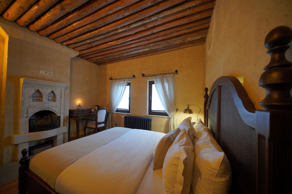 Deluxe Double Room, 1 Queen Bed, Non Smoking photo 2