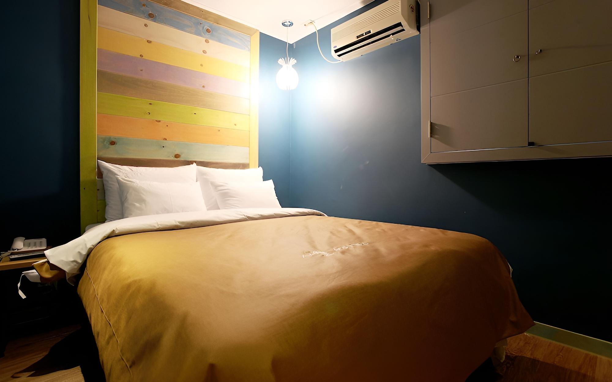 Room (A Type) - Photo 1
