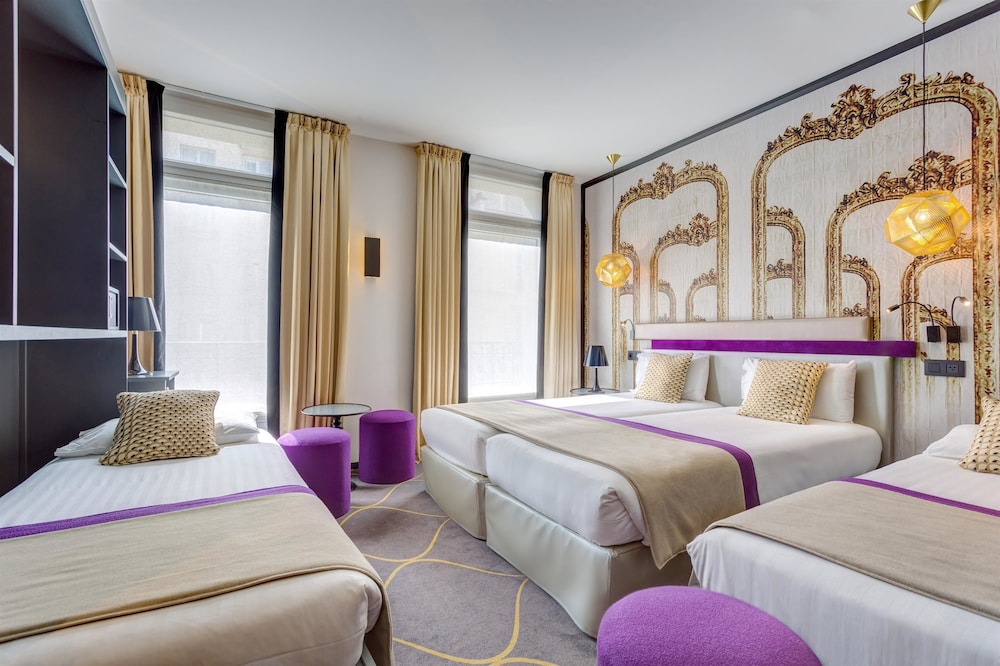 Quadruple Room (4 Twin Beds) photo 1