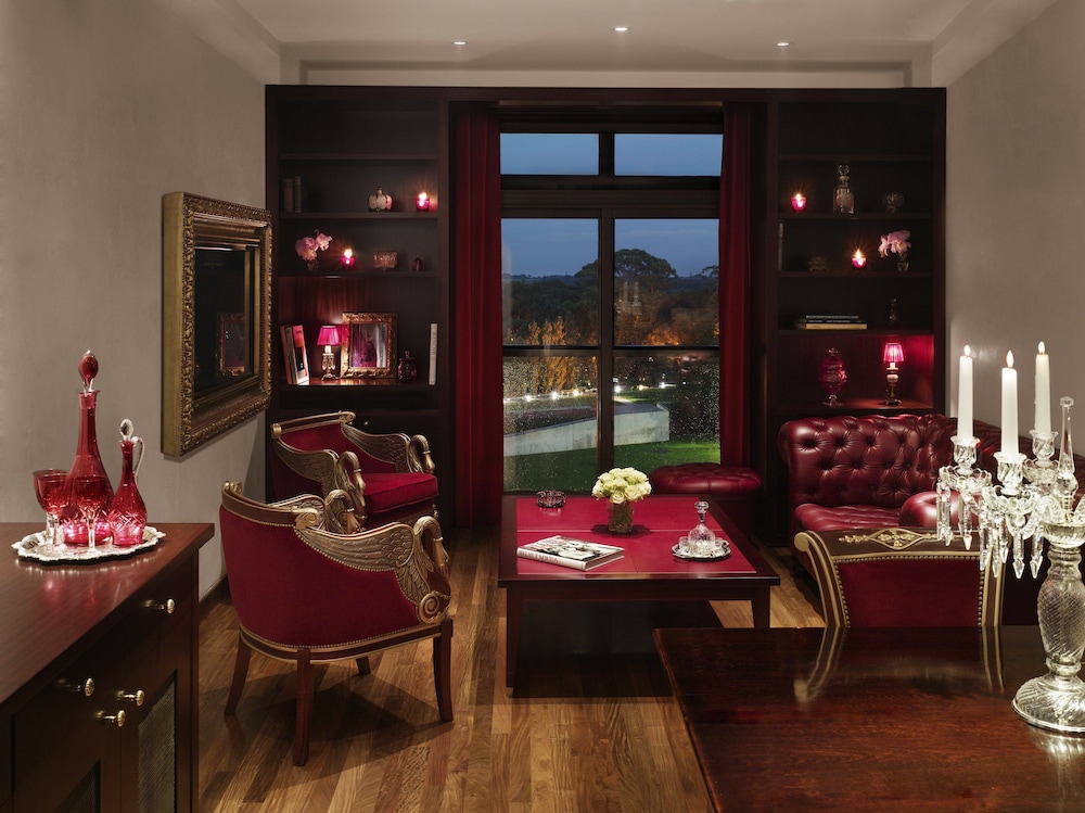 Suite, Tower