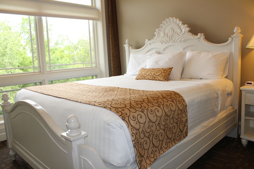 Luxury Condo, Multiple Beds, River View photo 1