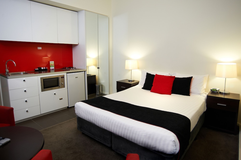 Premium Studio, 1 Double Bed, Non Smoking photo 2