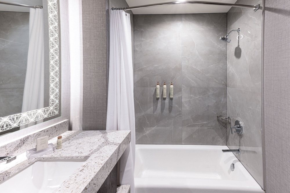 Room, 2 Queen Beds (Mobility Accessible, Tub) - Photo 3