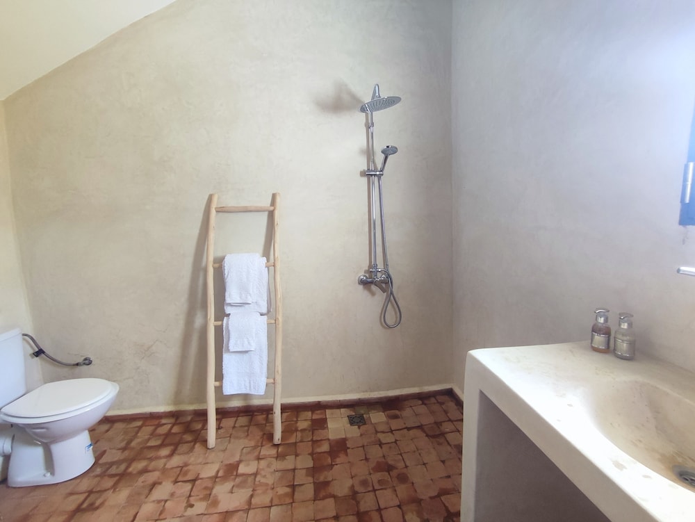 Economy Double or Twin Room photo 3
