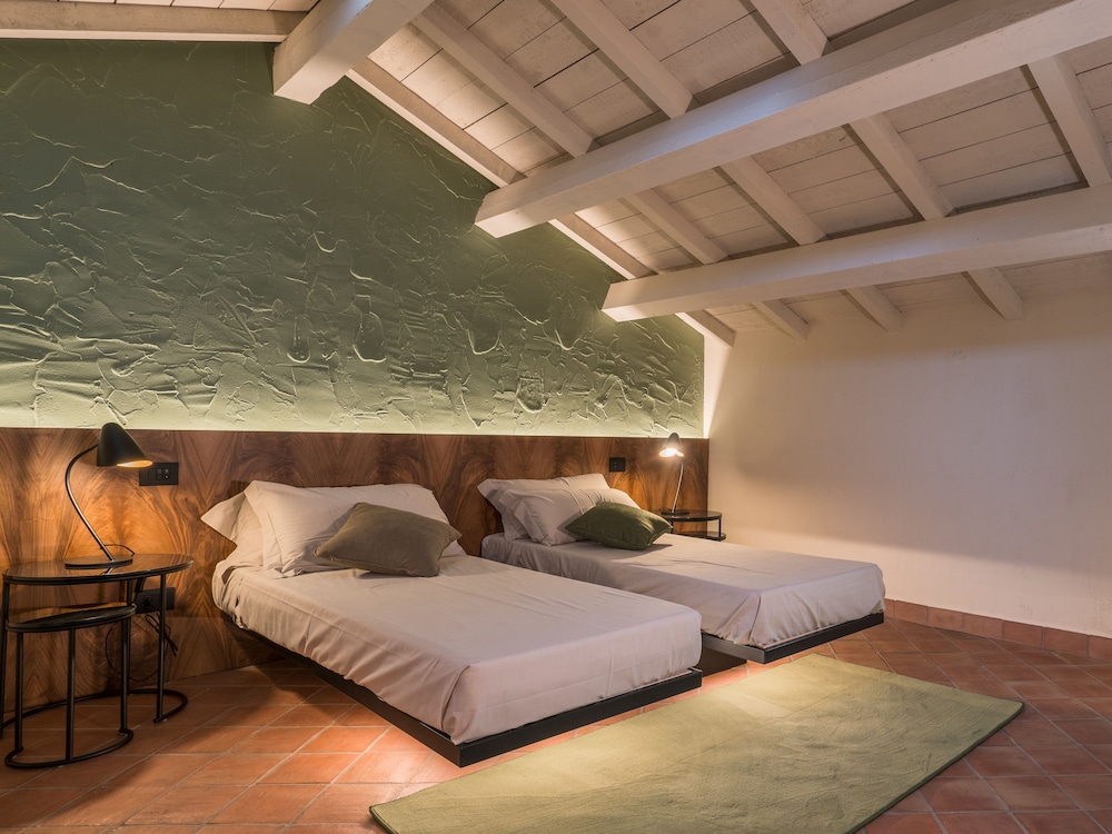 Standard Double or Twin Room (Romice)