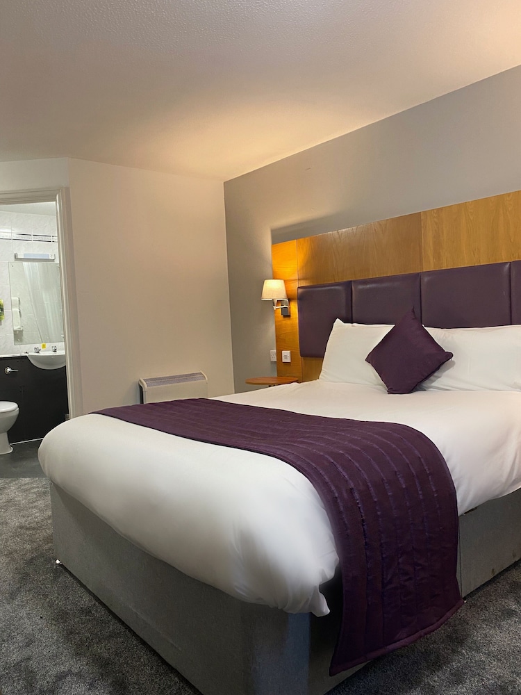 Double Room, Non Smoking - Photo 7