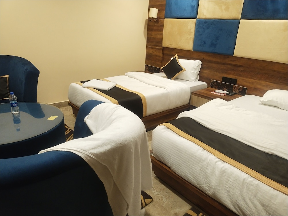 Deluxe Triple Room photo 3