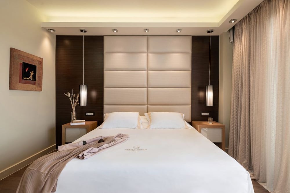 Luxury Maisonette with Private Pool & Sea View - Photo 3