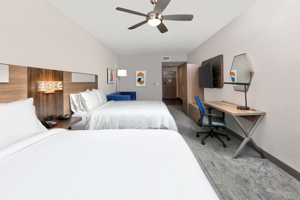 Suite, 2 Queen Beds (Additional Living Area) - Photo 2