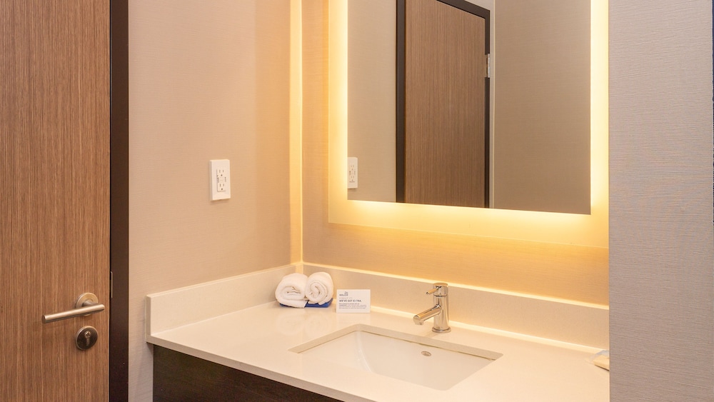 Suite, 2 Queen Beds - Photo 4