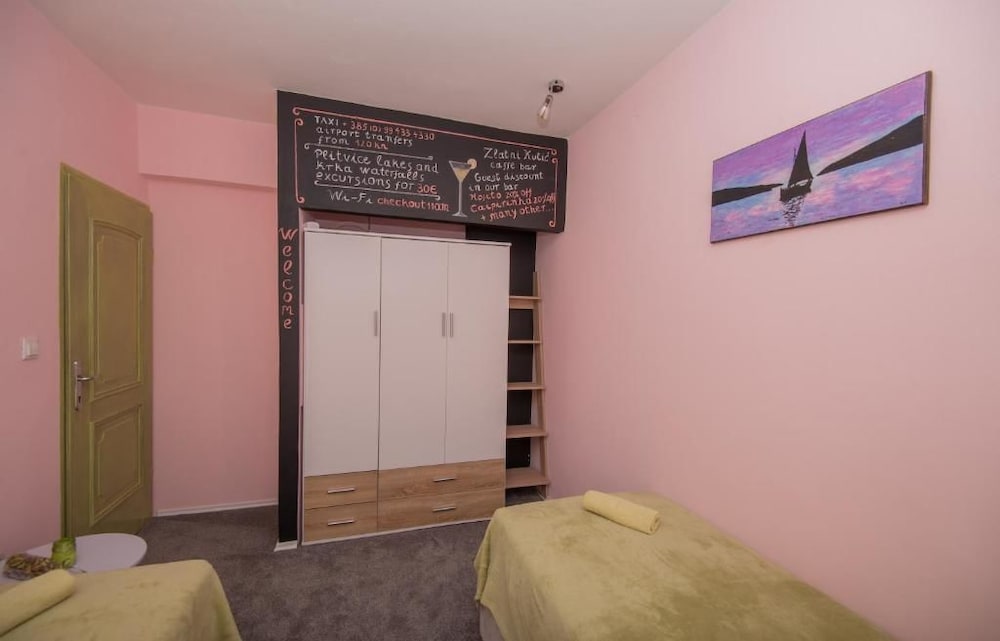 Twin Room (Green) photo 2