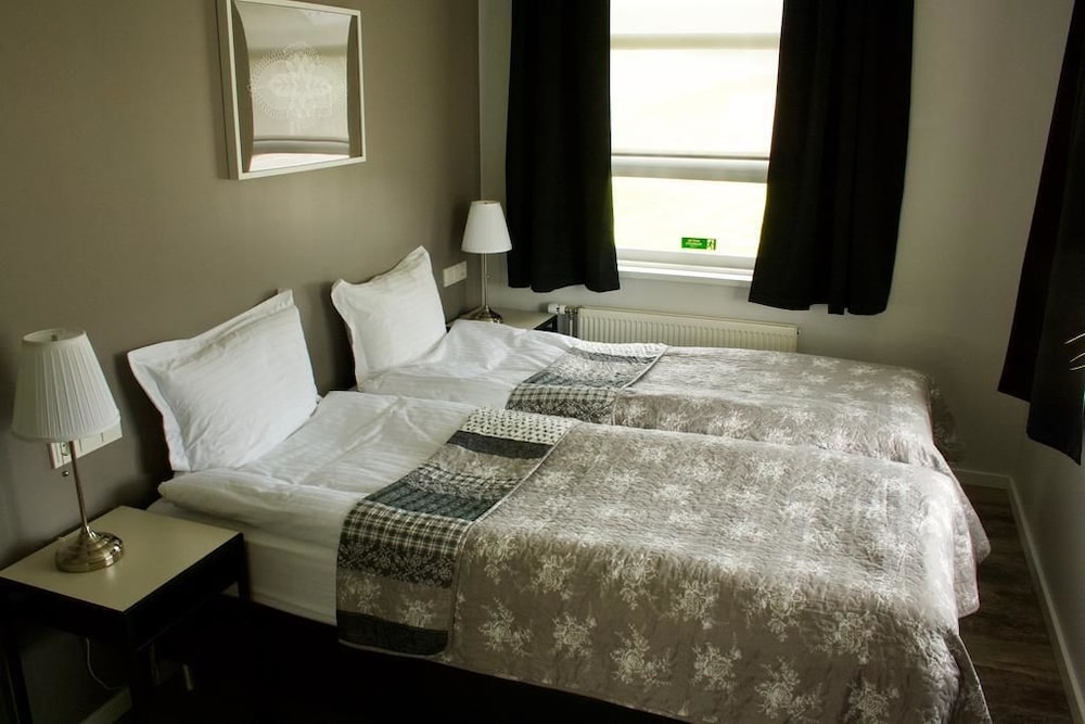 Double or Twin Room, Private Bathroom photo 3