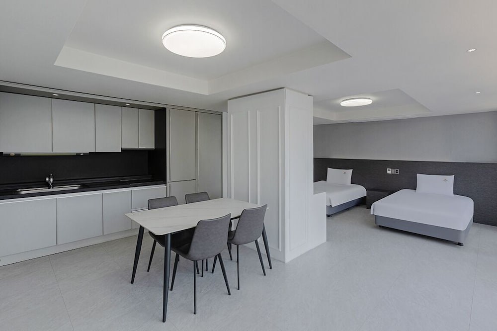 Suite Partial Ocean View - Photo 4