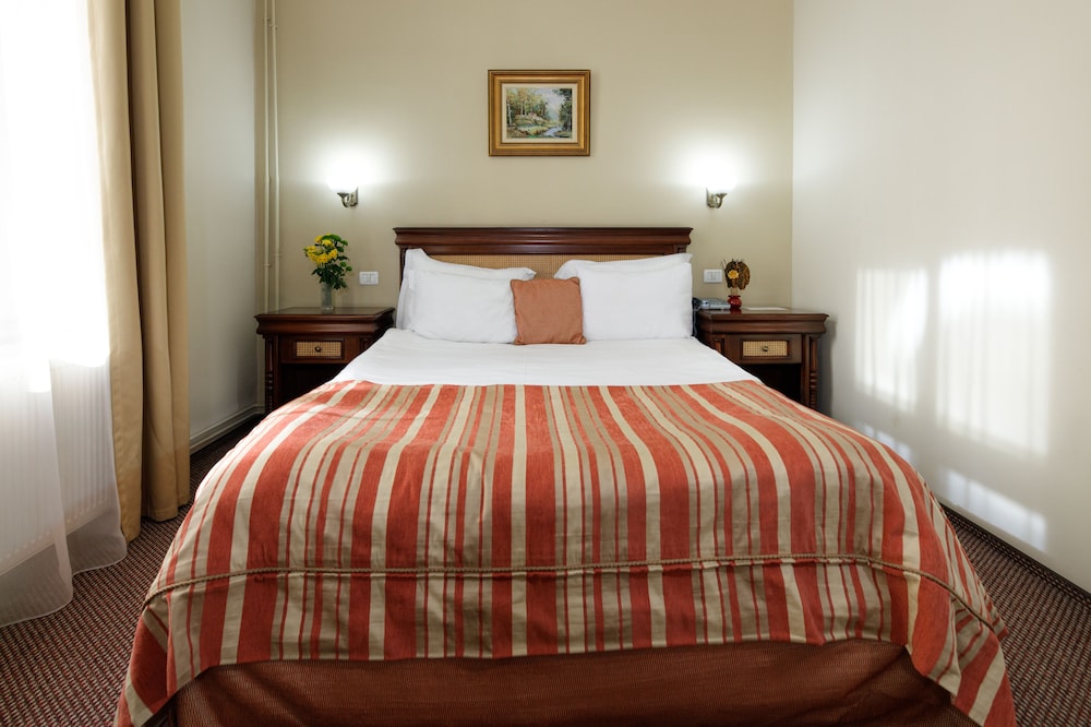 Deluxe Double Room - Photo 8