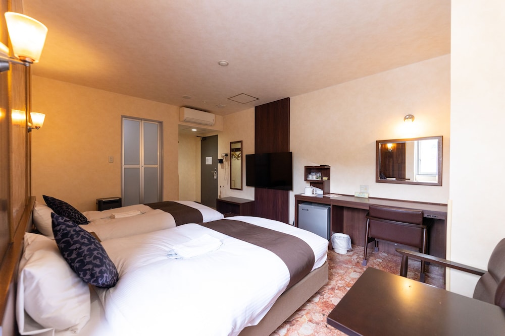 Twin Room, Non Smoking - Photo 13