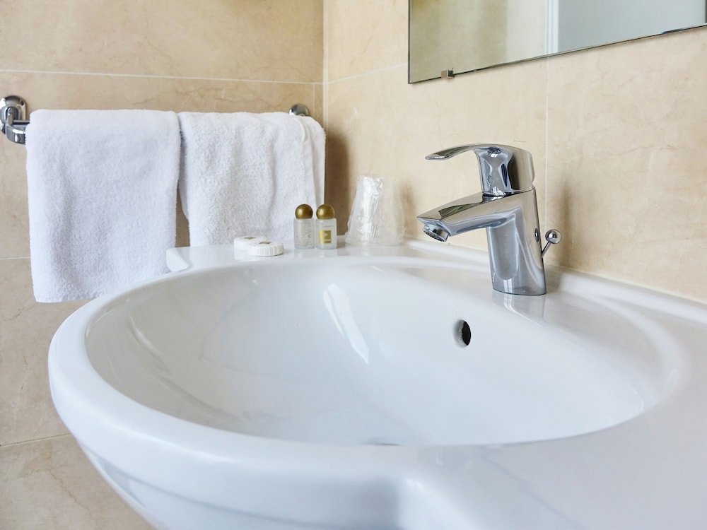 Double Room thumbnail 5