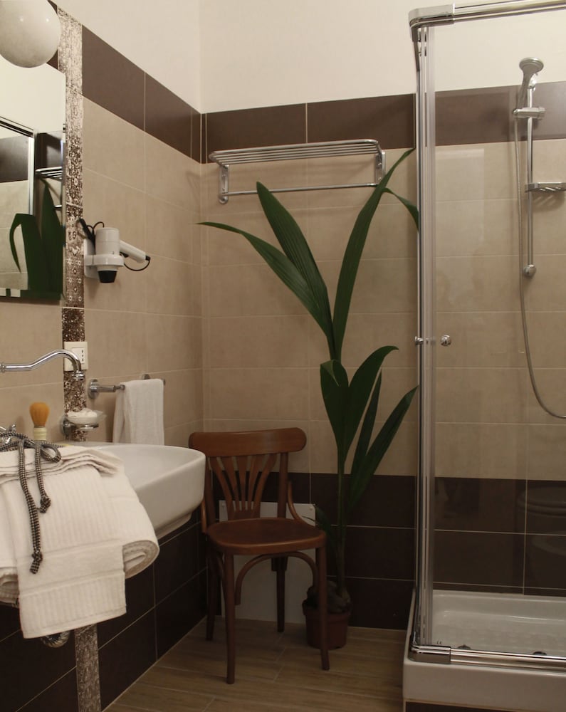 Double Room, Balcony, City View photo 2