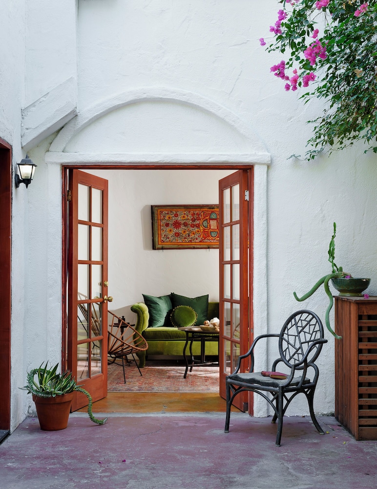 Standard Room, 1 Queen Bed, Mountain View (Tangier Studio), photo 6