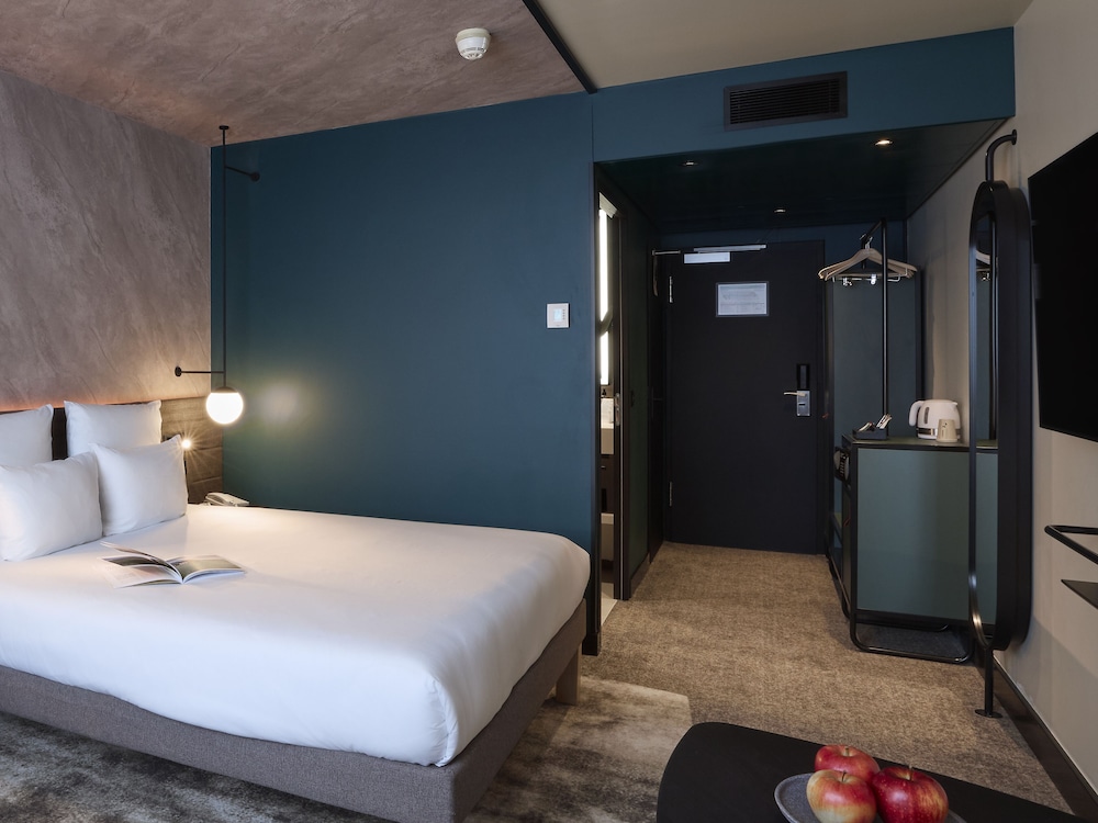Superior Room, 1 Queen Bed with Sofa bed