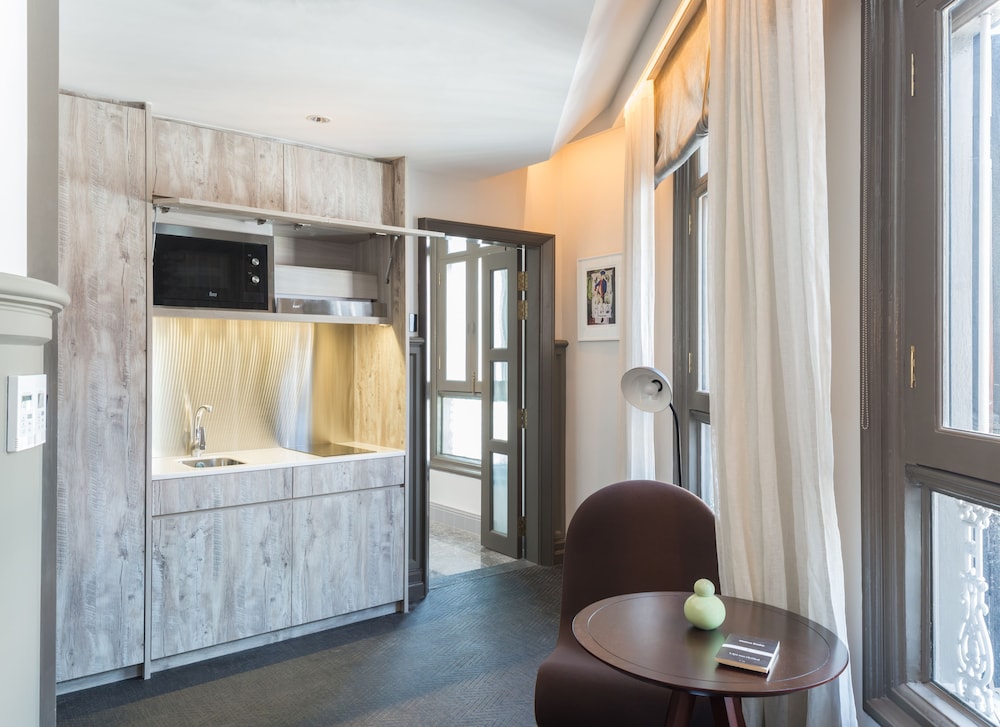 Premier Studio Suite photo 3