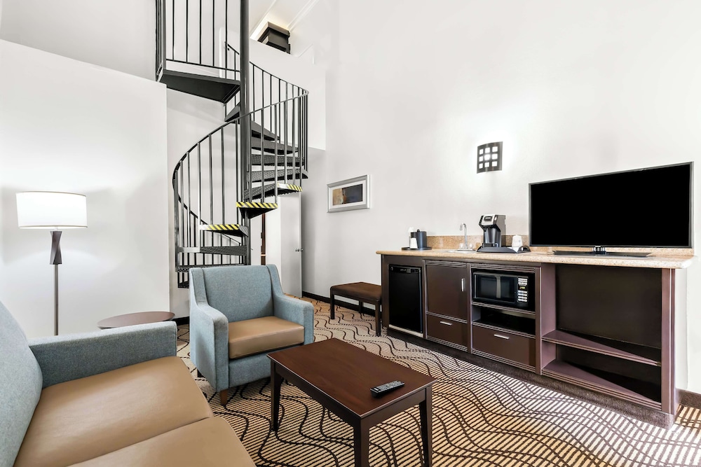 Suite, Multiple Beds, Non Smoking, Balcony (with Sofabed) photo 3