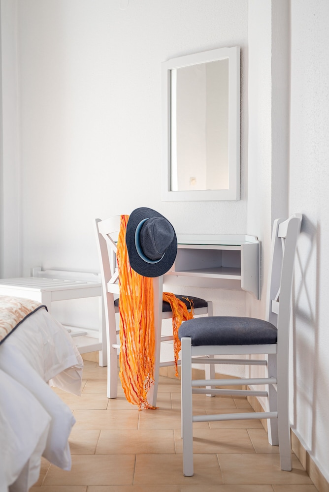 Classic Double or Twin Room, Partial Sea View - Photo 6