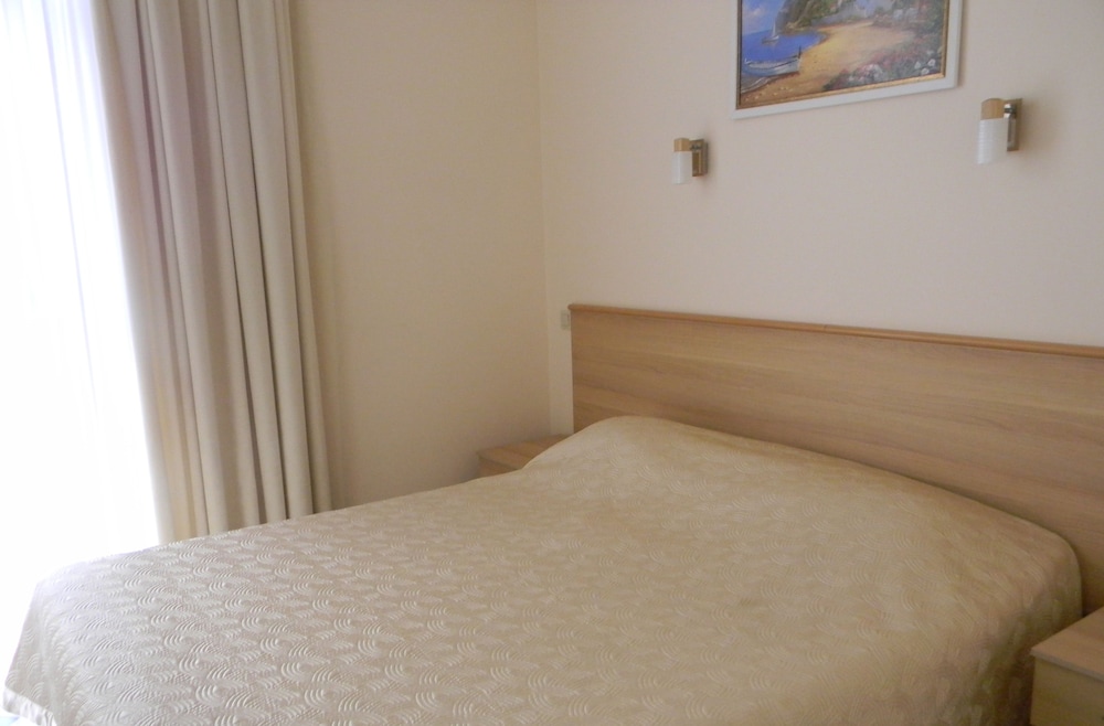 Economy Double Room photo 3