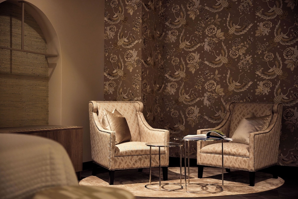 Luxury Suite photo 2