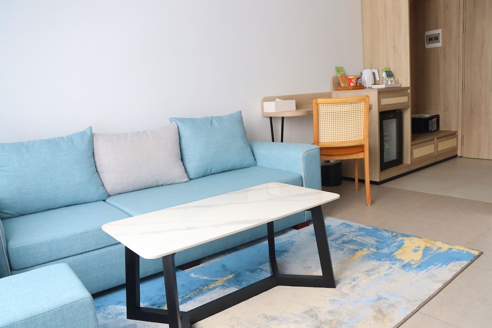 Duplex, City View - Photo 3