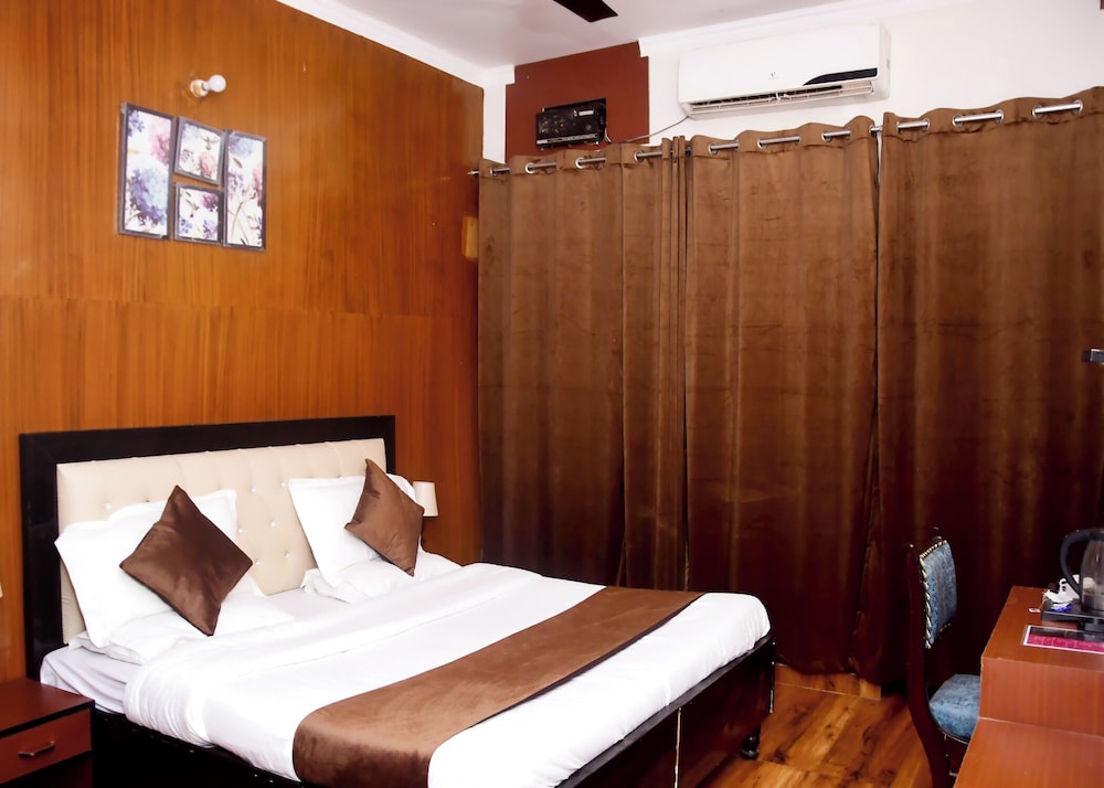 Executive Room - Photo 1