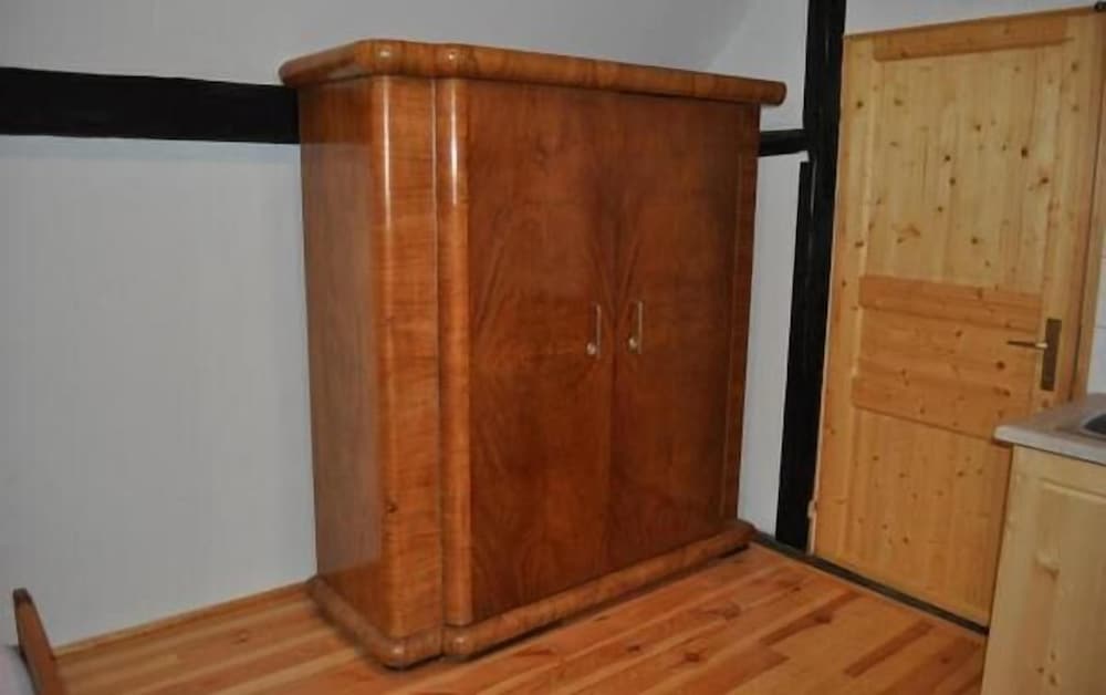 Studio (B) photo 3
