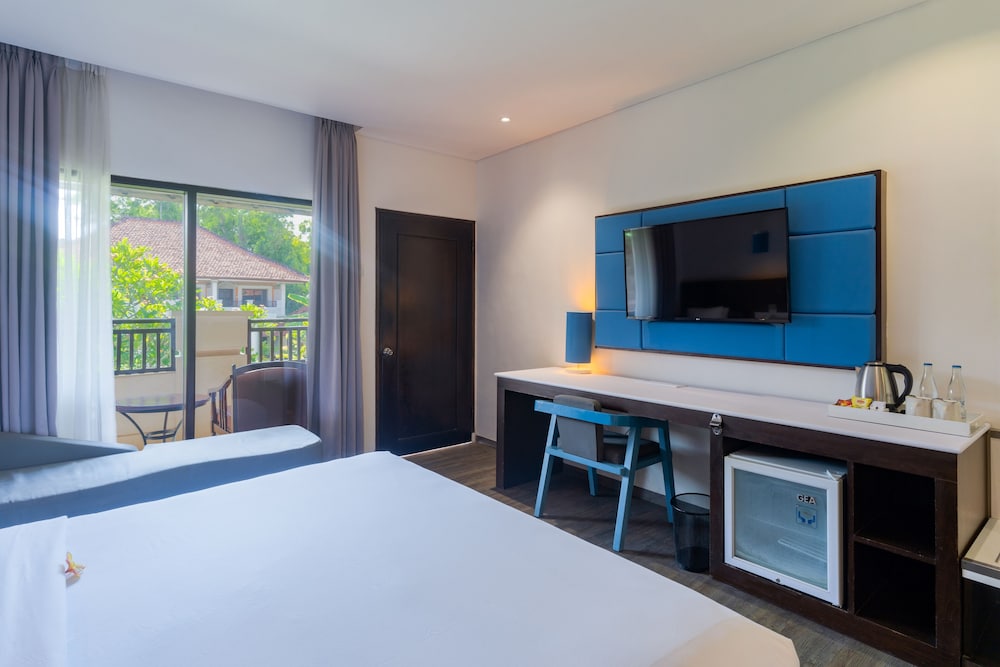 Deluxe Room, 1 Queen Bed, Garden View photo 2