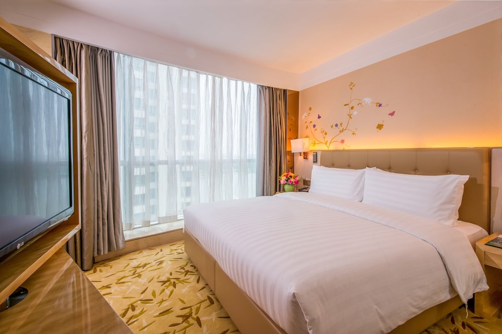 Deluxe King Room photo 2