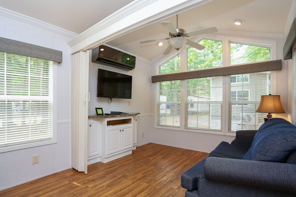 Cottage, 1 Bedroom (Loft, Linens Available) photo 3