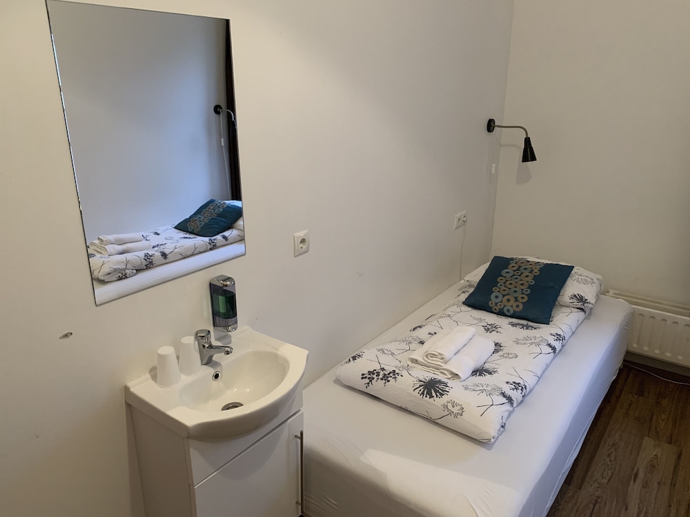Economy Single Room, 1 Twin Bed photo 2