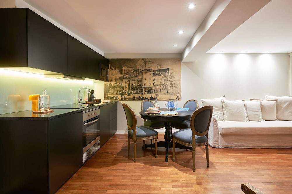 Basic Apartment, 1 Double Bed with Sofa bed, Non Smoking photo 3