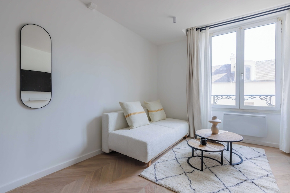Apartment photo 2