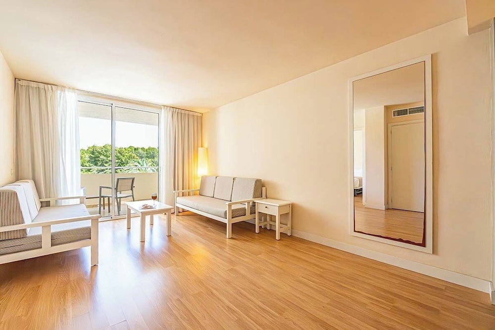 Junior Suite, Terrace, Pool View (2 People) - Photo 3
