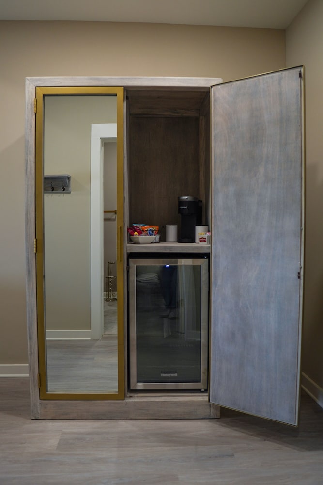 City Room photo 3