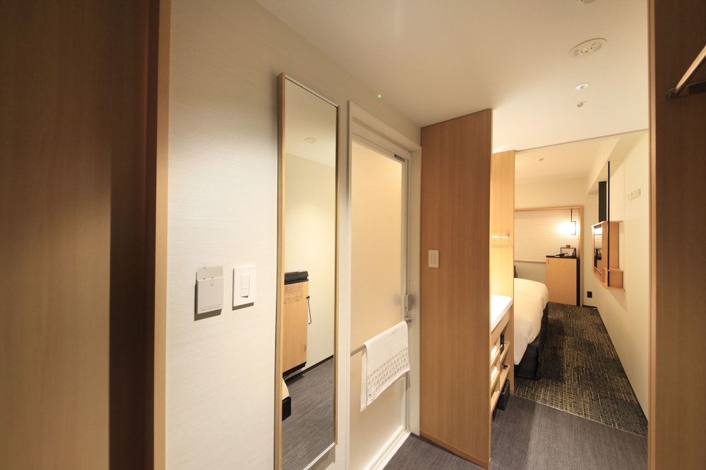 Standard Triple Room, Non Smoking - Photo 3