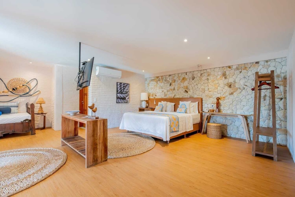 Honeymoon Double Room, 1 King Bed, River View photo 2