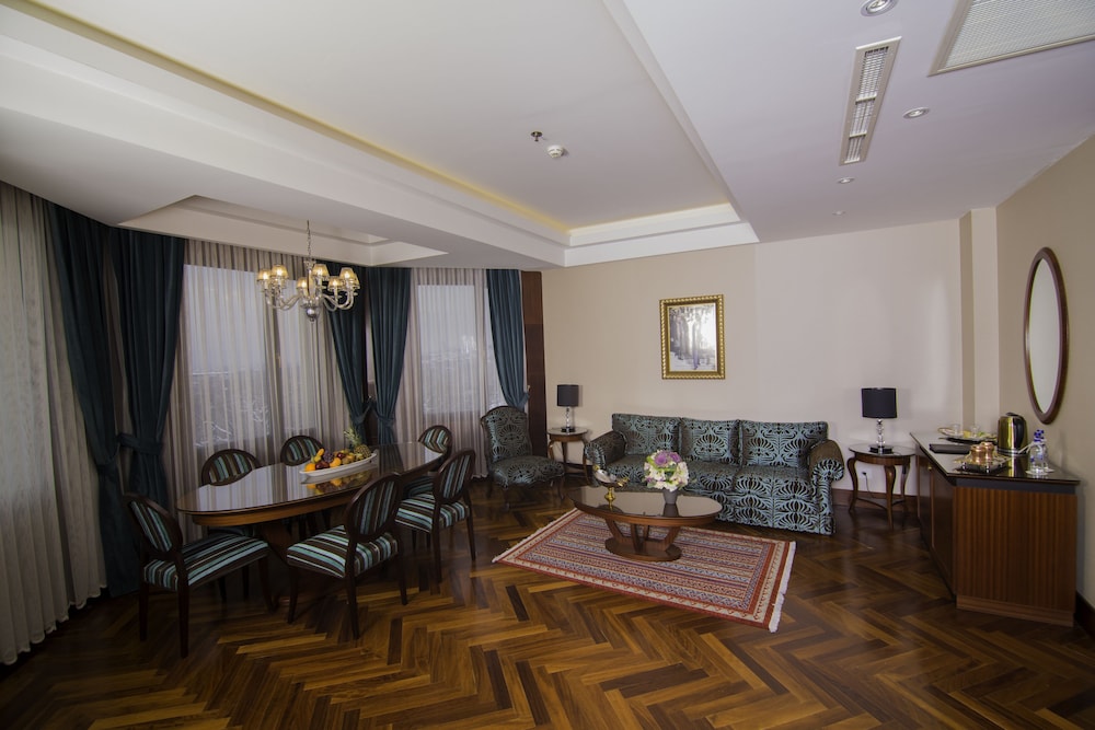 Imperial Suite photo 3