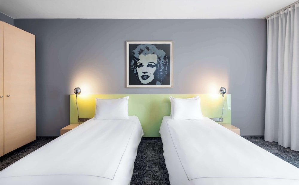 Executive Room - Photo 6