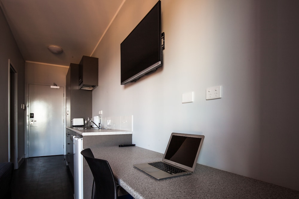 Standard Queen Room – Ocean View photo 2