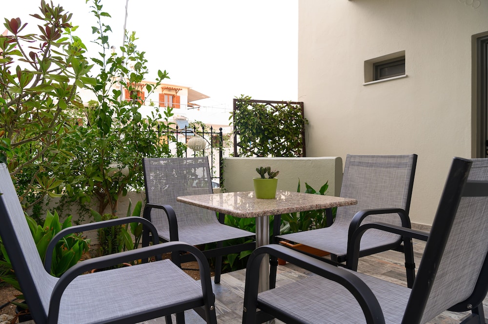 Double or Twin Room, Garden View photo 3