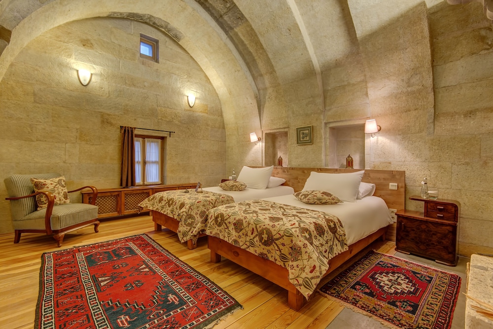 Deluxe Room - Photo 5