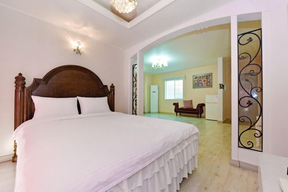Room, Ocean View (Peach Red) photo 3