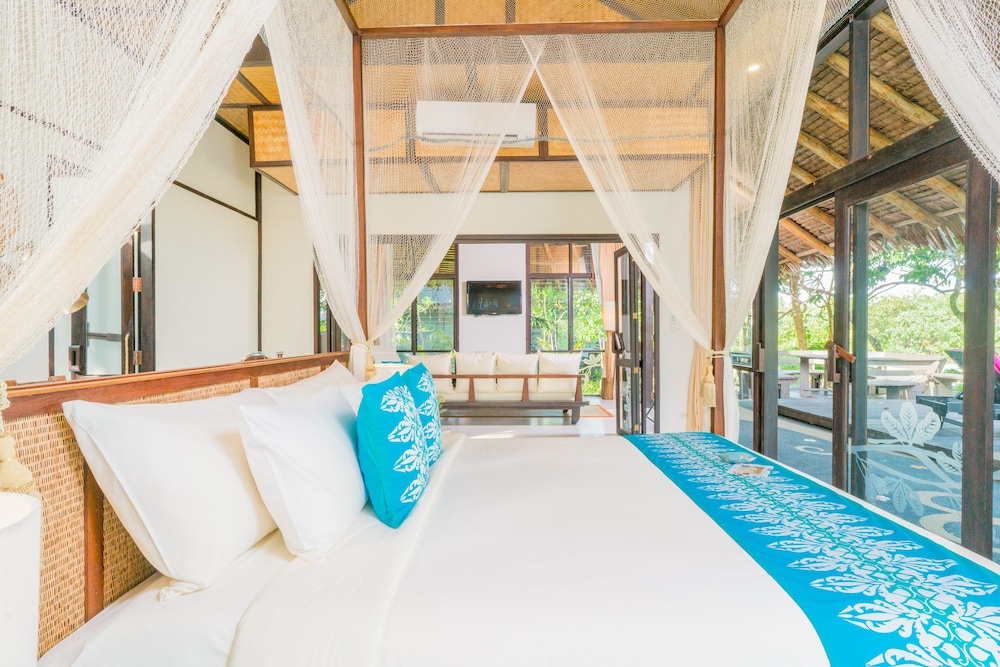 1 Bedroom Beach Front Villa - Photo 8